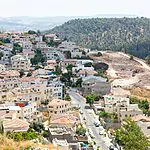 לראשונה: הישוב שיחצה את גדר ההפרדה בעזרת שני גשרים