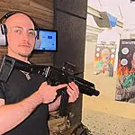 הרשת משתגעת: שורד השבי איתן מור ירה בנשק לעבר סינוואר