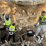שיטפונות הרסו חלקת קברים ברהט: אנשי זק"א החזירו את הנפטרים לקבורה