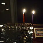 שמע זכוכיות מתנפצות וברח: צעיר פלסטיני נעצר לאחר שניסה לגנוב חנוכייה