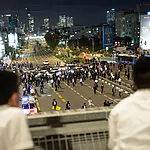 ההפגנה נגד הגיוס בכביש 4: נעצר חרדי שתקף שוטר, כלל הצירים נפתחו לתנועה
