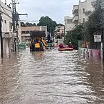 הכבישים הוצפו – ואנשים טיפסו על גגות רכבים: תיעודים מהחילוצים הדרמטיים
