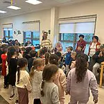המפגש בין הילדים והקשישים לא השאיר אף עין יבשה