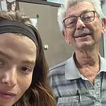 מעיין אורון שלפה מצלמה ליד הסבא בחנות – ומה שקרה אחר כך הפך לתופעה