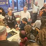 מביתו של פצוע צה"ל לבית הכנסת: ספר תורה חדש לזכר הלוחם שנפל בעזה