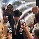 הדוגמנית קראה לבנה "עוז" – והפסוק שבחרה מסביר הכול