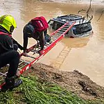 שני רכבים חולצו מבוץ טובעני: באחד מהם ילדה עם צרכים מיוחדים