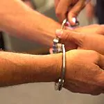 כתב אישום נגד האזרח שצילם קניונים ואת הרחוב של בנט | כל הפרטים