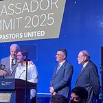 מול אלף מנהיגי קהילות נוצריות: שורד השבי ביצע את "שיר למעלות" בירושלים