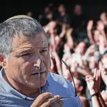 לא אכפת לי שדוד זיני לא לוחץ ידיים לנשים