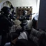 שני פלסטינים פרצו לדירה במרכז הארץ, גנבו מיליון שקלים וזהב – ונעצרו