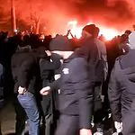 חילופי אש ועימותים ברחובות – טראמפ מאיים: "אם יהרגו מפגינים – ישלמו בגיהנום"