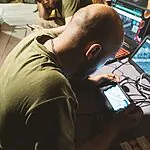 לוחמים יהודים מאוקראינה: "עתיד המלחמה הוא רחפנים ורובוטים"