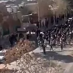 שישה ישראלים נפצעו בתאונת דרכים בתאילנד | המחאות באיראן נמשכות