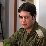 אחרי שנים של איפול: סרן תומר אייגס הוא קצין אמ"ן שמת בכלא הצבאי ב־2021
