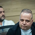 ראש העיר אשקלון הוא החשוד בשחיתות: אשתו ומקורביו זומנו לחקירה