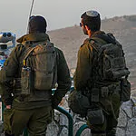 "אביו ביקש ממנו תמיד לדאוג להם": בעל החנות שמסרב לקחת כסף מחיילים