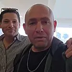 "אני אוהב אותך": כשעיתונאי "הארץ" פגש את אחיו של ראש השב"כ