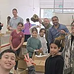 "חייל יקר, מצדיעים לך": תלמידי בית הספר ארזו 300 זוגות נעליים ללוחמים
