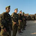 מרגש: מח"ט הנח"ל העניק את הכומתה שלו לרב"ט