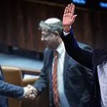 בנט חוזר בו: "אין לו מקום בממשלה שלי"