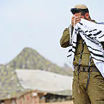 החייל החילוני החליט להשלים מניין – והפך לויראלי