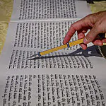 האם בגלל המצב ניתן לצאת ידי חובה בקריאת מגילת אסתר דרך הרדיו?
