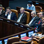 "הם רוצים לפגוע בכם": האזהרה שקיבלו השרים ממערכת הביטחון