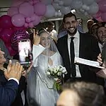 זוג התחתן בחניון שהוסב למרחב מוגן | צפו