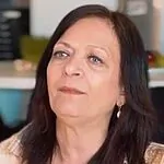 הבריחה מאיראן והבאזז ברשתות: סיפורה של מלכת המטבח הפרסי