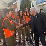 לפיד בסיור בגבול הצפון: "המטרה היא אחת: עד הליטני – בלי חיזבאללה"