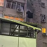 רקטה ששוגרה מלבנון פגעה במבנה בקריית שמונה: ארבעה נפצעו