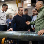 לאחר ההחלטה המסתורית: מנכ"ל משרד הביטחון טס לוושינגטון
