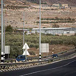לא תוכלו לפספס את זה: המיצג המרהיב שהוצב מעל אחד הצירים המרכזיים