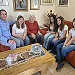 "זיכרון מתחדש": תלמידות יצרו סרטון AI בהשראת עדותה של שורדת השואה