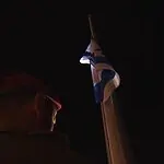עצרת הפתיחה הממלכתית לציון יום הזיכרון לשואה ולגבורה: הורדת הדגל לחצי התורן