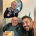 "מודים לעם ישראל": המפגש המרגש עם סבא וסבתא של בר קופרשטיין