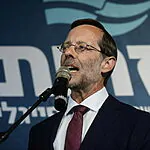 יו"ר מפלגת "זהות", משה פייגלין ופעיל הימין ד"ר מיכאל בן ארי, סיכמו על ריצה משותפת בבחירות הקרובות, זאת על פי דיווח של c14