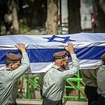 "רציתי שתבוא לכיסא כלה שלי ותחייך אליי": ארוסתו של לוחם המילואים ספדה לו