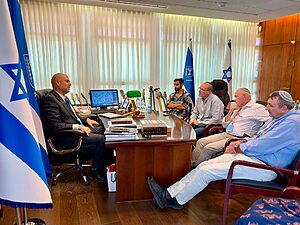 לוין ואוחנה למשפחות שכולות: "לא נסוג משום יעד שיהווה איום, צה"ל יישאר במוקדים האסטרטגיים בצפון"