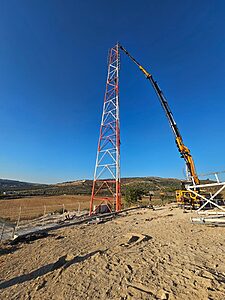 תורן תקשורת לקליטה סלולרית הוצב בשא-נור. במסגרת התוכנית מוקמים 51 תרני תקשורת ברחבי האזור, בהשקעה של למעלה מ-70 מיליון ש"ח