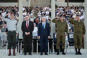 טקס סיום קורס הקצינים ה-75 נערך אמש בבה"ד 1 במעמד ראש הממשלה, שר הביטחון והרמטכ"ל