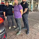 בתום מצוד נרחב של המשטרה, נעצר במרכז העיר החשוד ברצח – תושב נתניה בשנות ה-20 לחייו אשר נהג לפקוד את ישיבתו של הרב