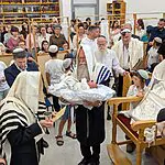 ארבעה חודשים לאחר שנפצע קשה בלבנון: בניה סמוטריץ' ורעייתו תמר חגגו ברית לבנם ביישוב ענב; שמו בישראל: ינון