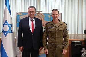 שר הביטחון ישראל כ"ץ קיים פגישת עבודה עם מפקד חיל האוויר, אלוף עומר טישלר