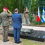 81 שנים לאחר נפילתם: משרד הביטחון חנך בפראג אנדרטאות לזכר חביבה רייק ורפאל רייס