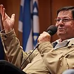 בגיל 93 העיתונאי, הבמאי ומגיש החדשות המיתולוגי חיים יבין הלך לעולמו