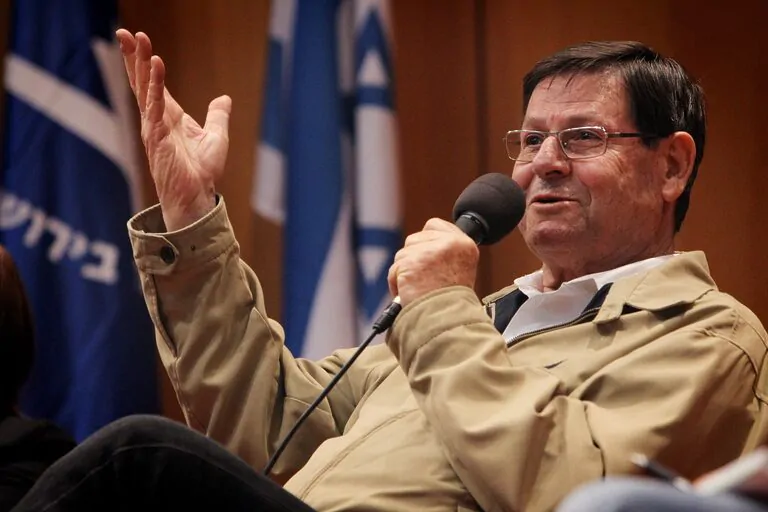 בגיל 93 העיתונאי, הבמאי ומגיש החדשות המיתולוגי חיים יבין הלך לעולמו