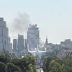 תיעוד של הרגעים שלאחר הפיצוץ בדמשק, האירוע מגיע ברקע ביקורו של נשיא צרפת במדינה