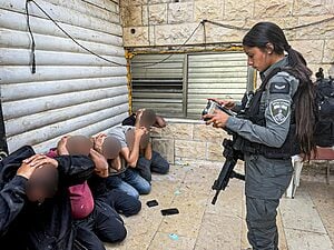 מרדף בלוד: נהגת ניסתה להימלט והובילה את מג"ב ל-35 שב"חים בדירת מסתור